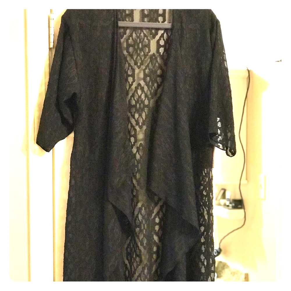 NWT LuLaRoe S Shirley Black Medallion Sheer Kimono